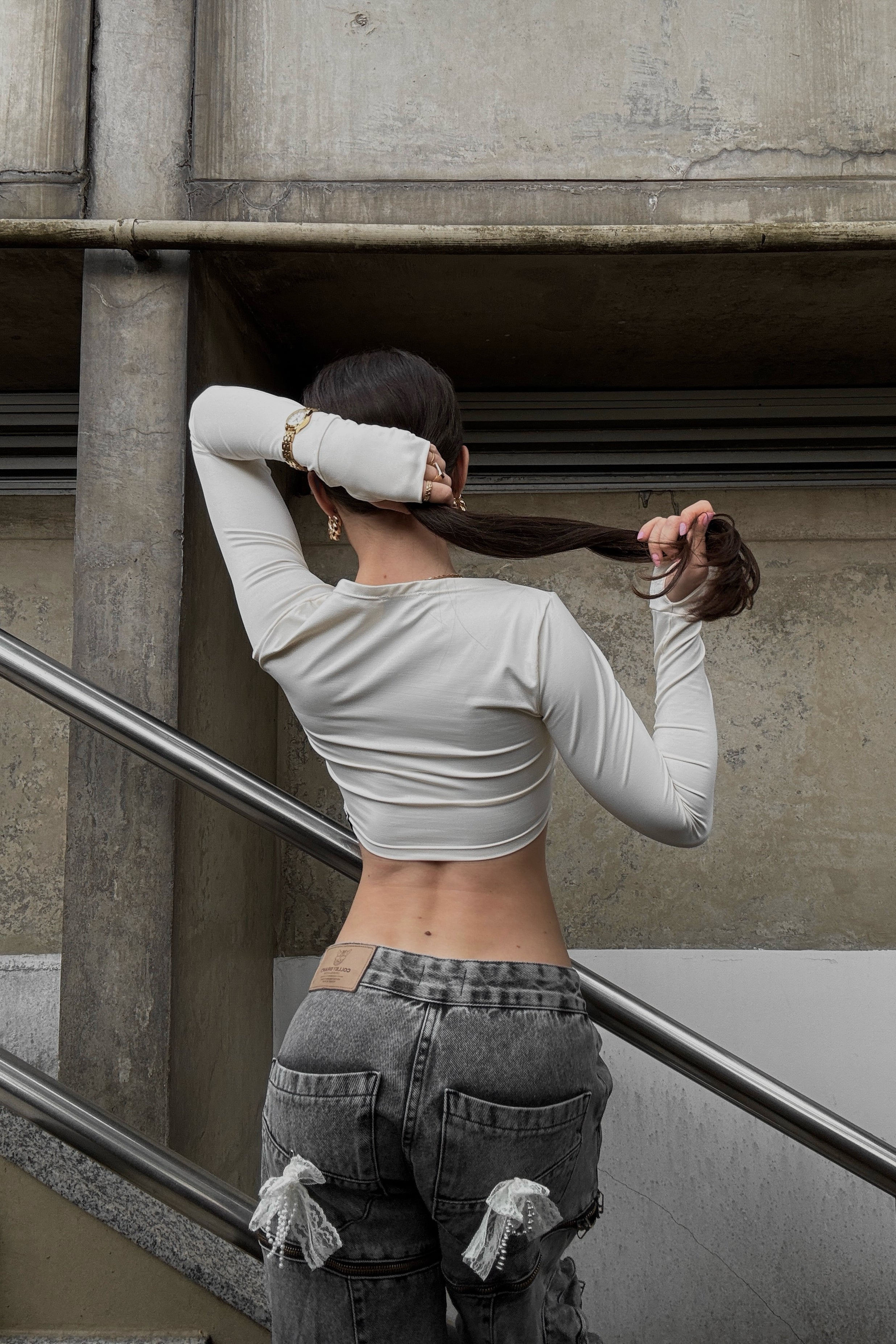 color:off-white